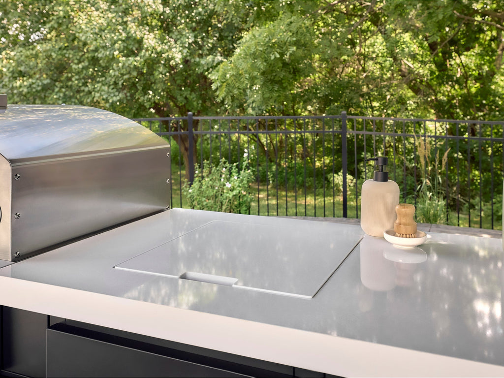 Lancaster | Galley Outdoor Kitchen with Built-In Griddle & Pizza Oven